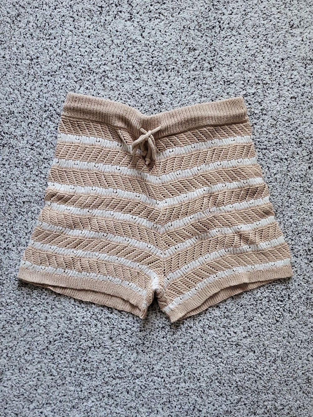 NWOT aerie Knit Chevron High-Waist Shorts - Beige & Cream, size S